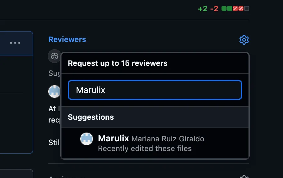 Panel de Reviewers de GitHub mostrando el buscador “Request up to 15 reviewers” con el usuario Marulix escrito y su sugerencia debajo